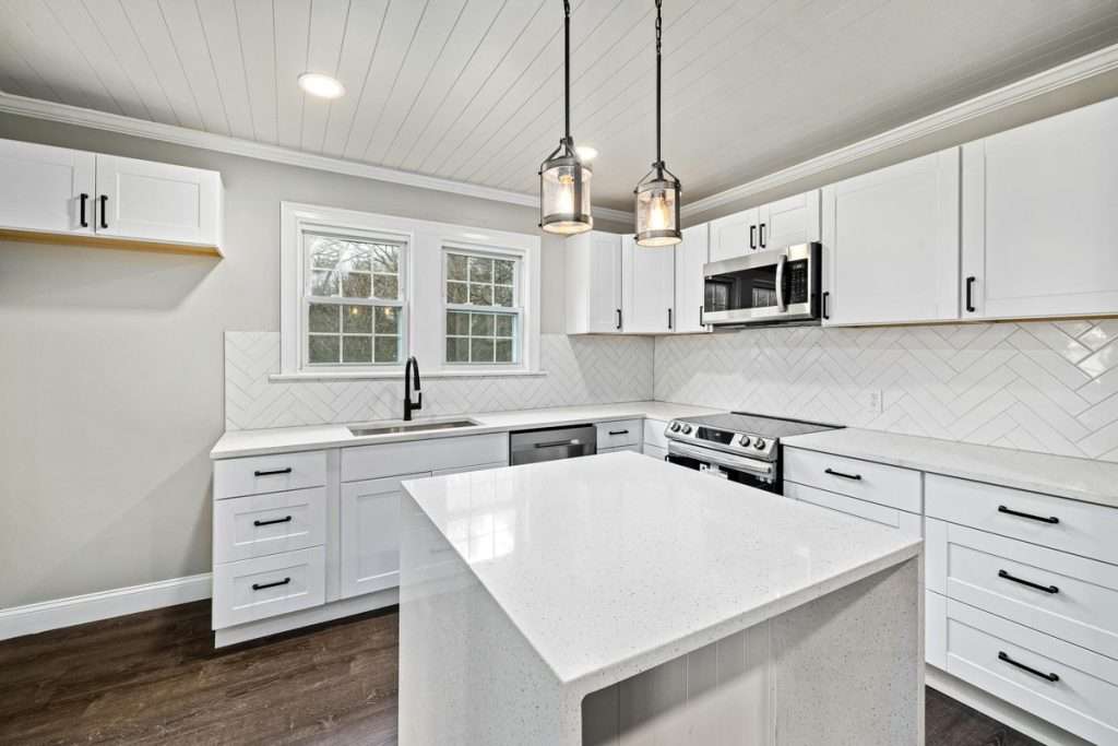 cc0 kitchen herringbone backsplash