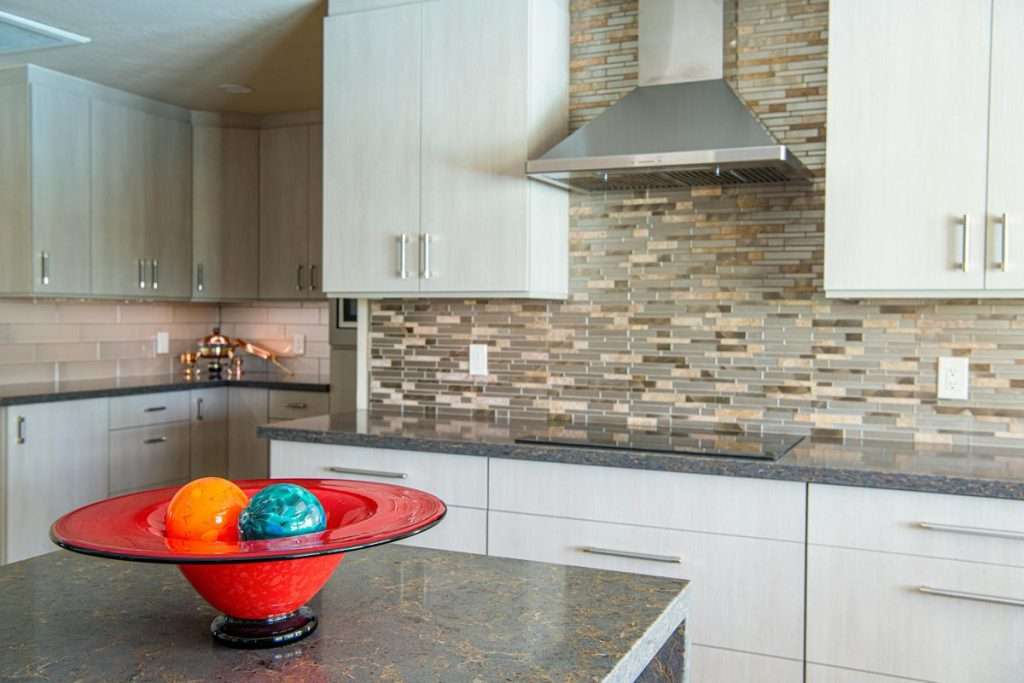 cc0 kitchen textured backsplash